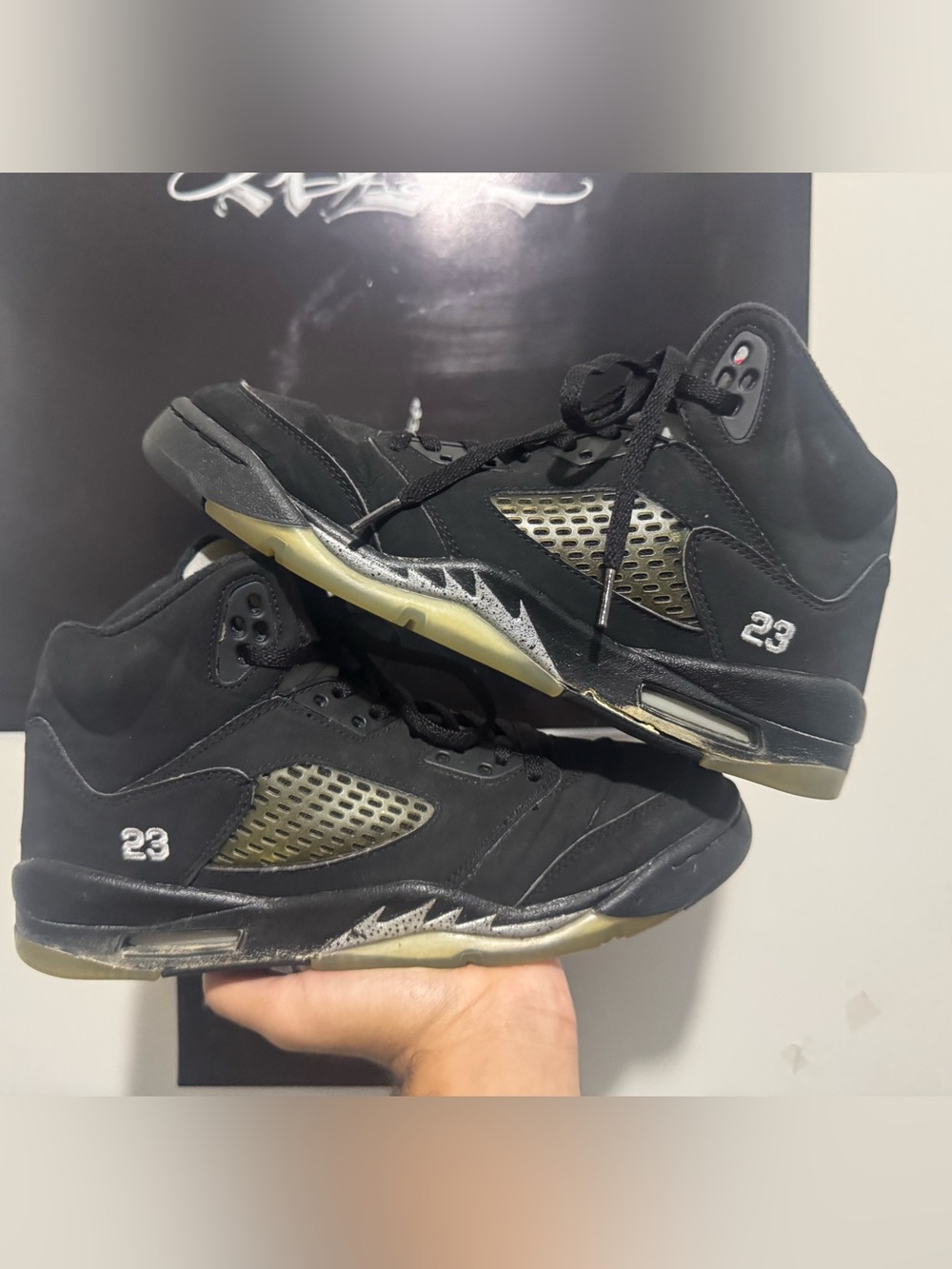 2007 Nike Air Jordan 5 Retro Black Metallic
Size 6.5